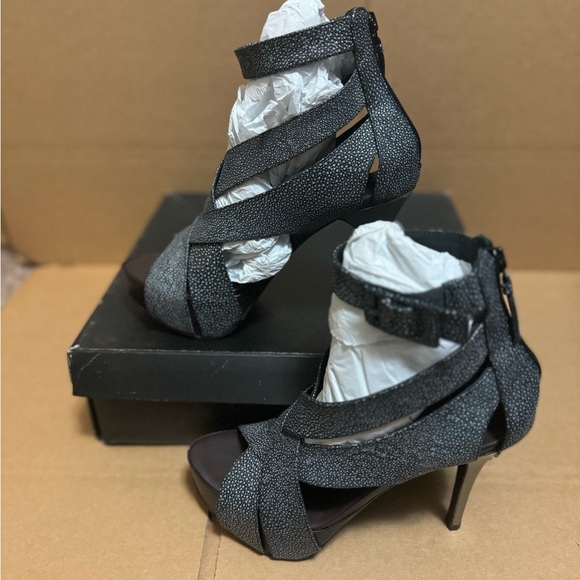 BCBG Maxazria Platform Heels - Picture 4 of 8